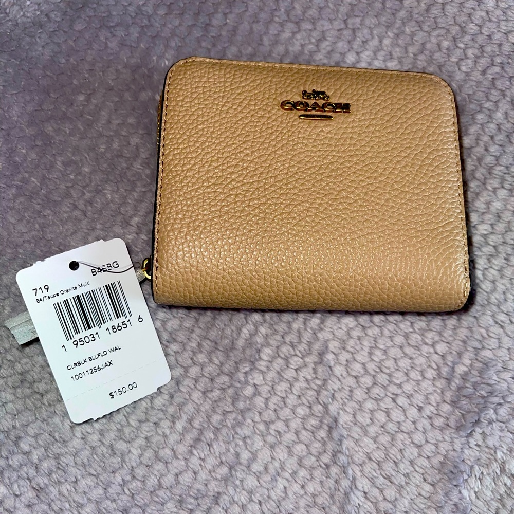 NWOT Coach Billfold Wallet Pebble Leather.